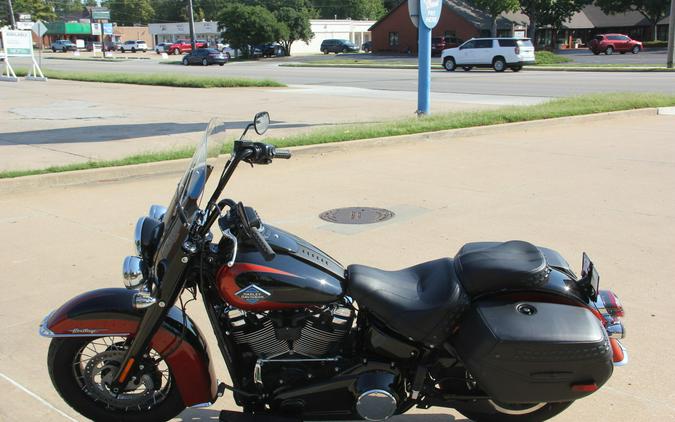 2025 Harley-Davidson FLHC Heritage Classic