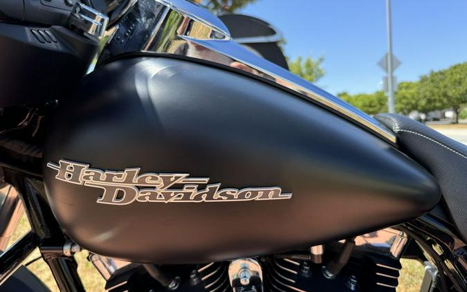 2014 Harley-Davidson® FLHX - Street Glide®