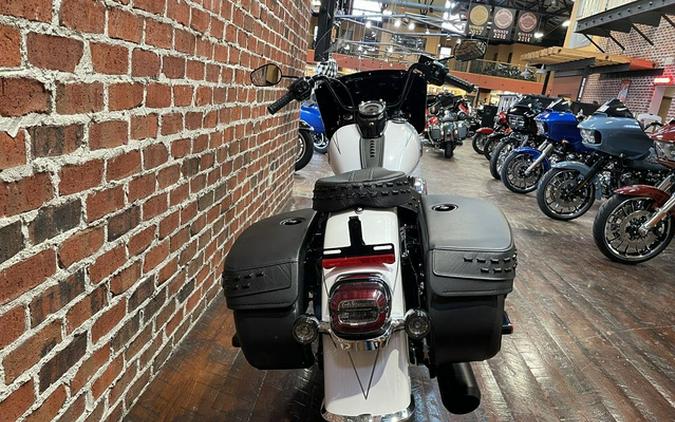 2025 Harley-Davidson Softail FLHC - Heritage Classic