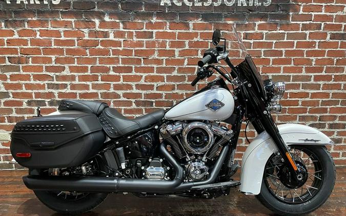 2025 Harley-Davidson Softail FLHC - Heritage Classic