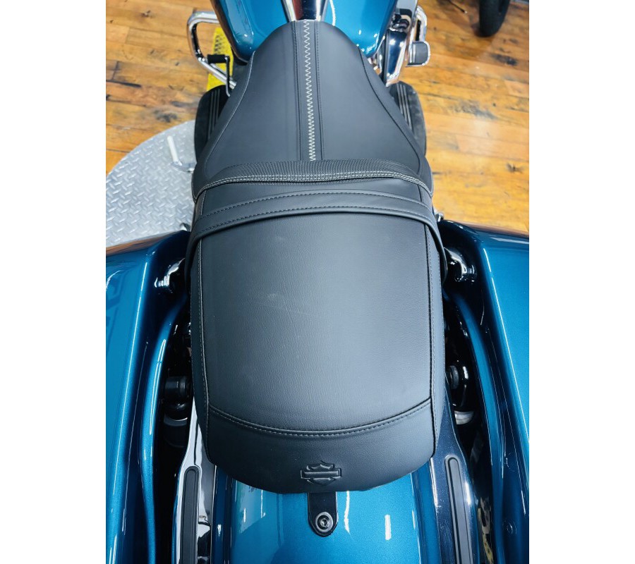 2026 Harley-Davidson® Street Glide® TEAL THUNDR/BLK W/ PINSTRIP