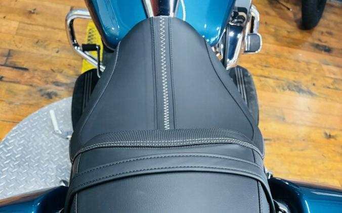 2026 Harley-Davidson® Street Glide® TEAL THUNDR/BLK W/ PINSTRIP