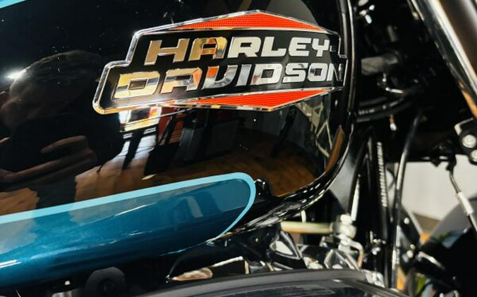 2026 Harley-Davidson® Street Glide® TEAL THUNDR/BLK W/ PINSTRIP