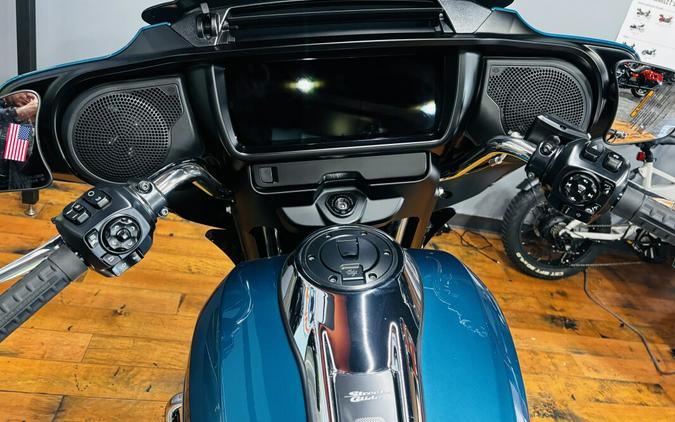 2026 Harley-Davidson® Street Glide® TEAL THUNDR/BLK W/ PINSTRIP