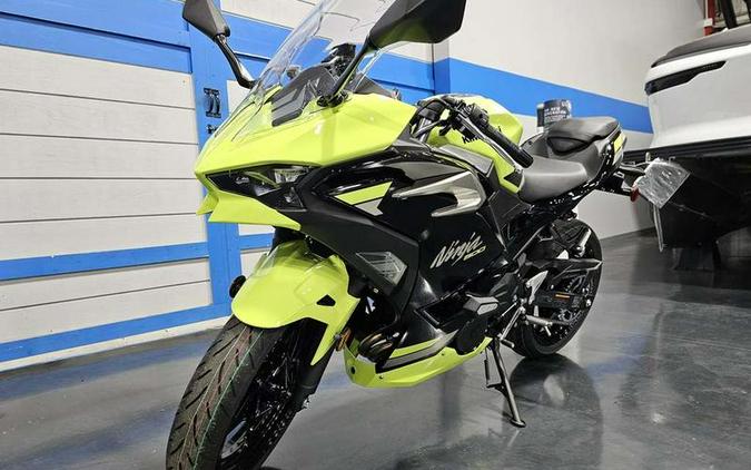 2026 Kawasaki Ninja® 500 SE ABS