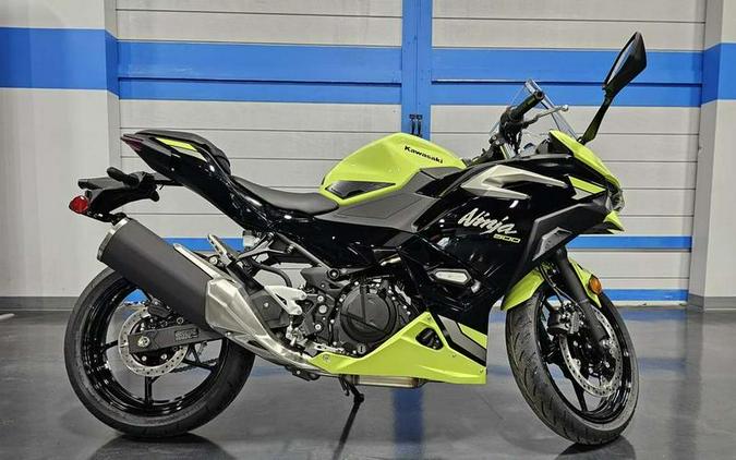 2026 Kawasaki Ninja® 500 SE ABS
