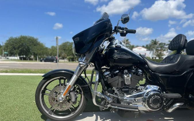 2017 Harley-Davidson FLRT - Freewheeler