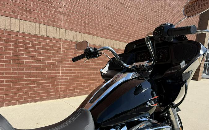 2026 Harley-Davidson® Road Glide® Vivid Black Chrome Trim
