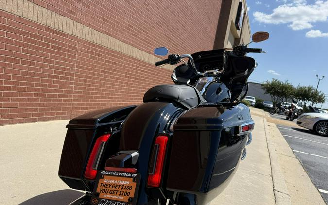 2026 Harley-Davidson® Road Glide® Vivid Black Chrome Trim