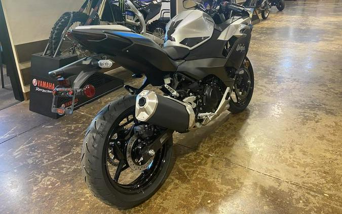 2027 Kawasaki Ninja® 500 SE ABS