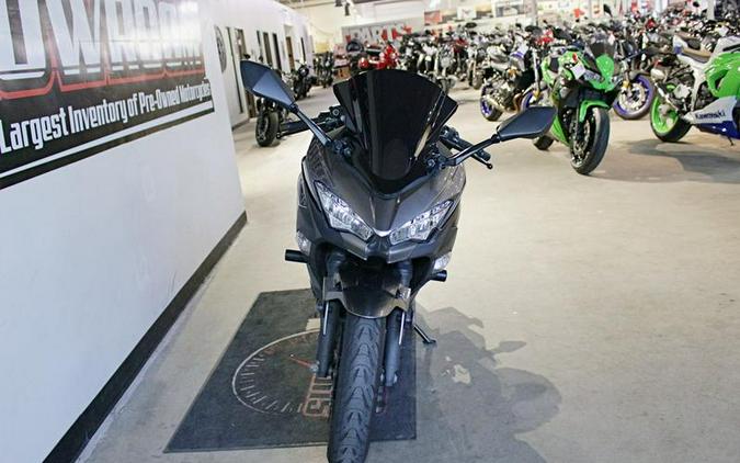 2021 Kawasaki Ninja® 400 Metallic Graphite Gray/Metallic Magnetic Dark Gray
