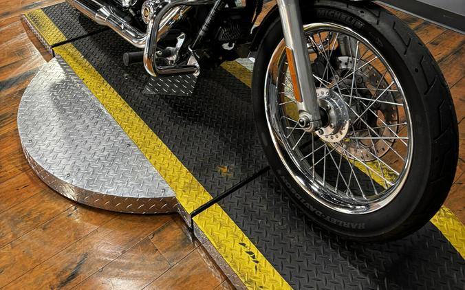2013 Harley-Davidson® Super Glide® Custom BRONZE/ANN BLK W/ PINSTRIPE