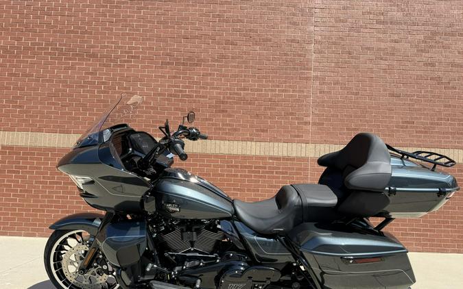 2026 Harley-Davidson® Road Glide Limited Iron Horse Metallic - Black Finish