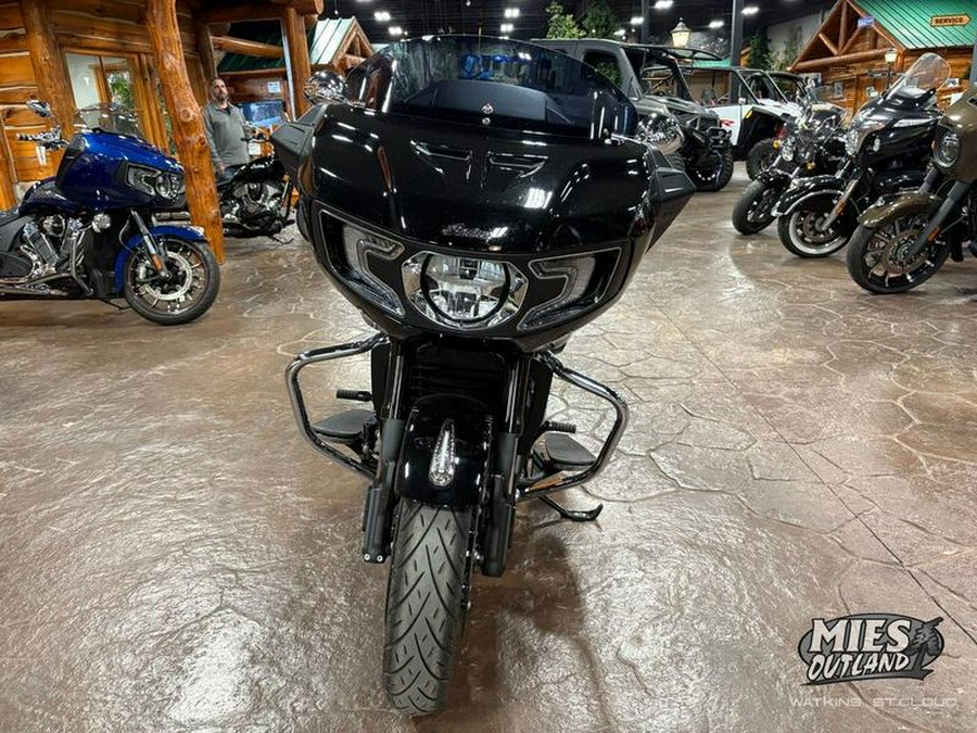 2023 Indian Motorcycle® Challenger® Limited Black Metallic