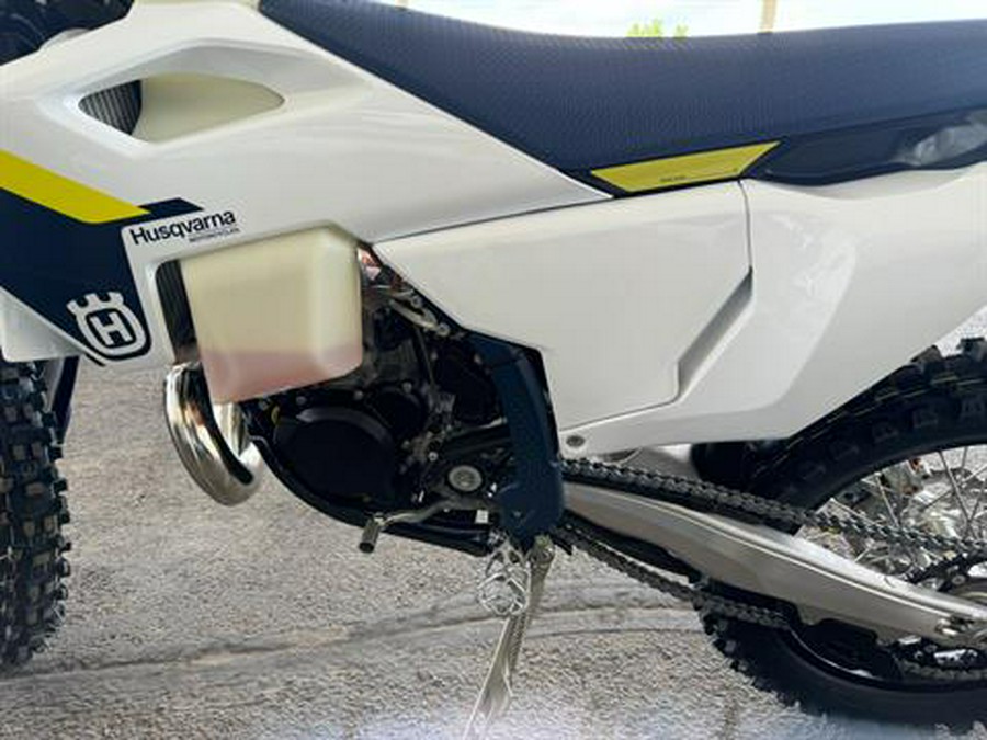 2025 Husqvarna TE 300