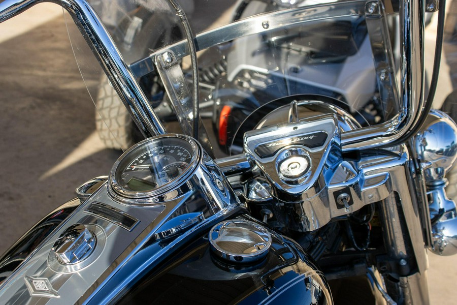 2015 HARLEY ROAD KING BASE