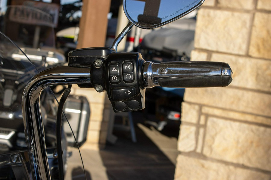 2015 HARLEY ROAD KING BASE