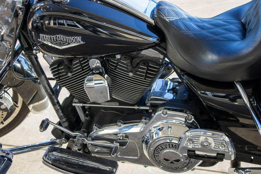 2015 HARLEY ROAD KING BASE