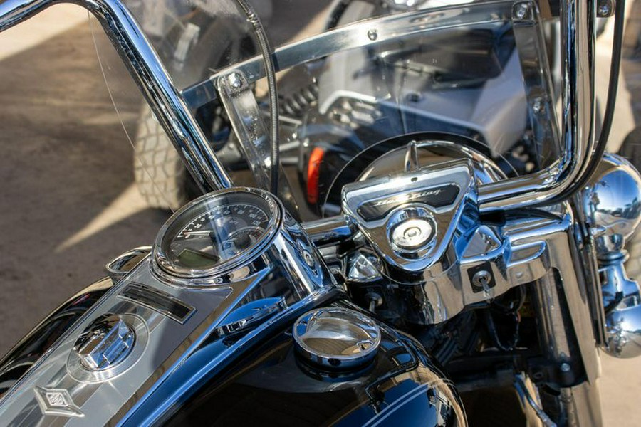 Used 2015 HARLEY ROAD KING BASE