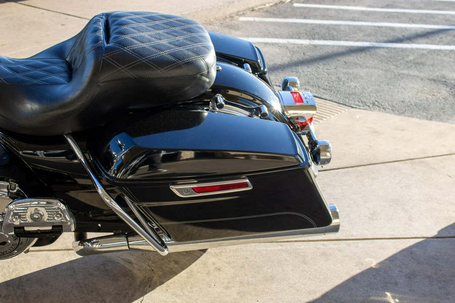 2015 HARLEY ROAD KING BASE