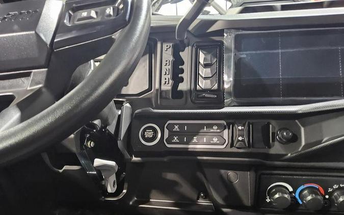 2026 Can-Am® Defender MAX XT CAB HD11 With 10.25 in.display