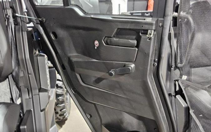 2026 Can-Am® Defender MAX XT CAB HD11 With 10.25 in.display