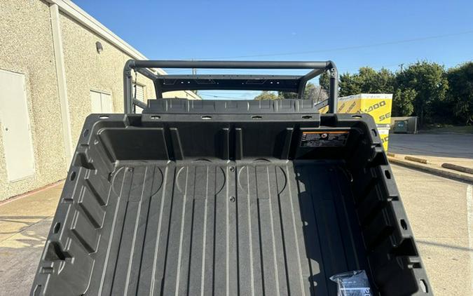 2025 Can-Am Defender HD7