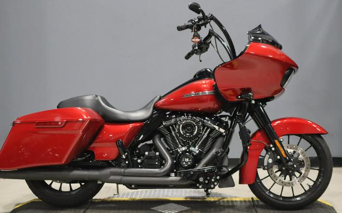 2018 Harley-Davidson Road Glide Special Wicked Red