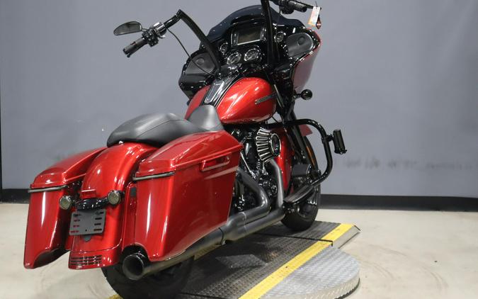 2018 Harley-Davidson Road Glide Special Wicked Red