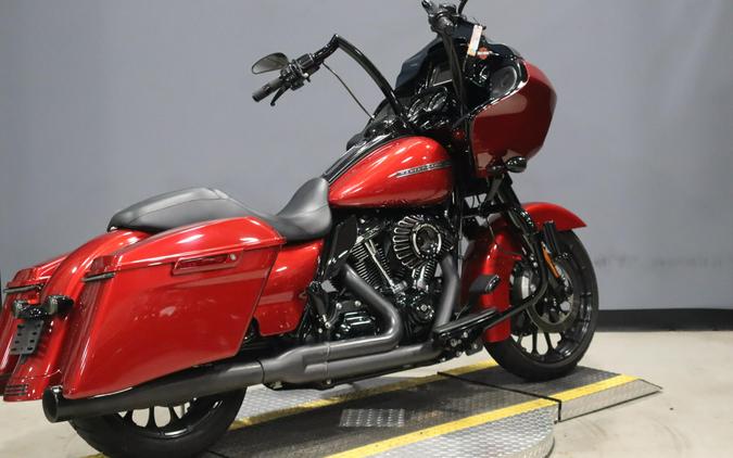 2018 Harley-Davidson Road Glide Special Wicked Red