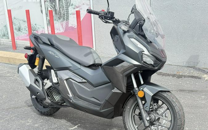 2027 Honda ADV160 Matte Black Metallic - 300010