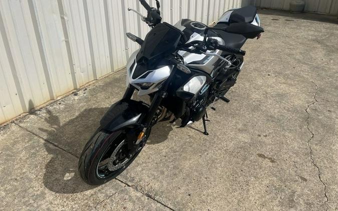 2025 Kawasaki Z900 ABS Galaxy Silver/Metallic Spark Black