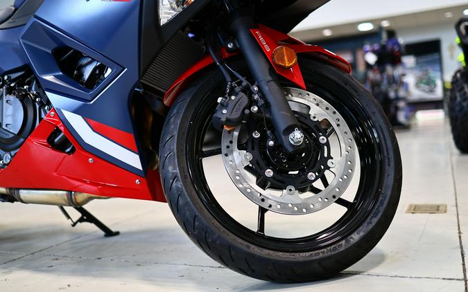 2026 Kawasaki Ninja 500 ABS Metallic Matte Twilight BlueCandy Persimmon Red