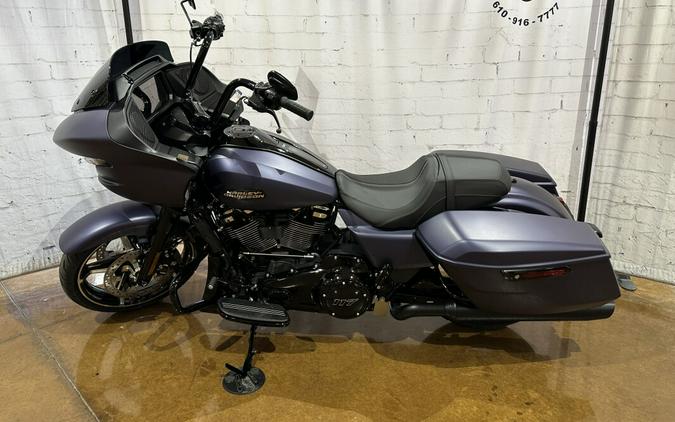 2025 Harley-Davidson Road Glide® FLTRX Purple Abyss Denim - Black Finish