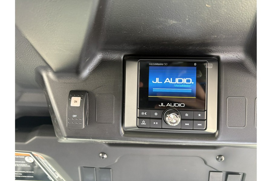 2025 Can-Am Defender Max Lone Star Cab HD10