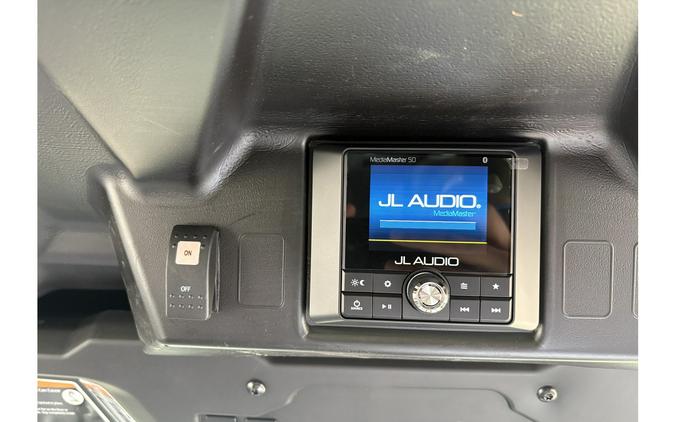 2025 Can-Am Defender Max Lone Star Cab HD10