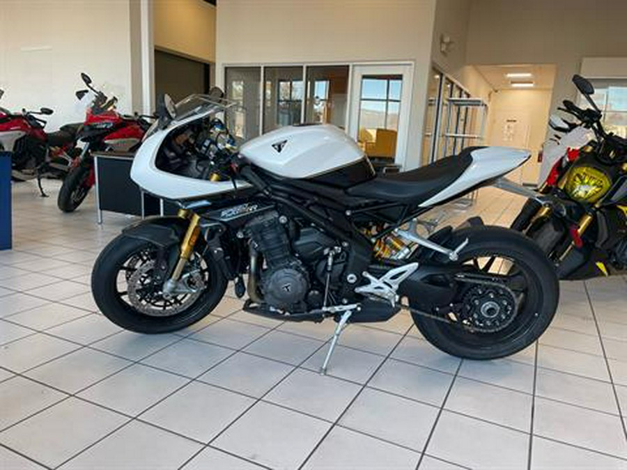 2022 Triumph Speed Triple 1200 RR