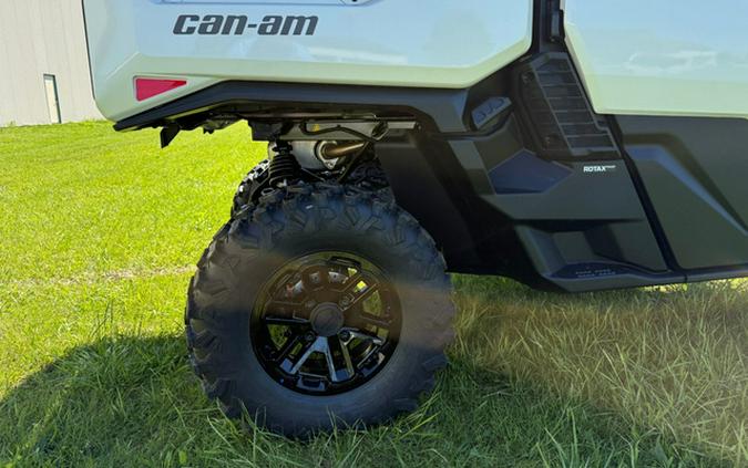 2026 Can-AM DEFENDER LIMITED HD11