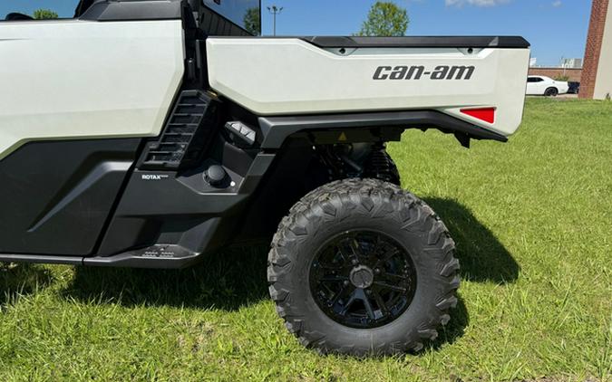 2026 Can-AM DEFENDER LIMITED HD11