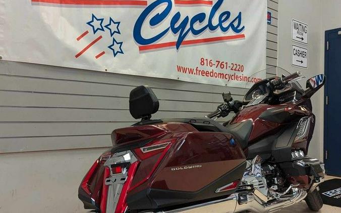 2018 Honda® Gold Wing Candy Ardent Red