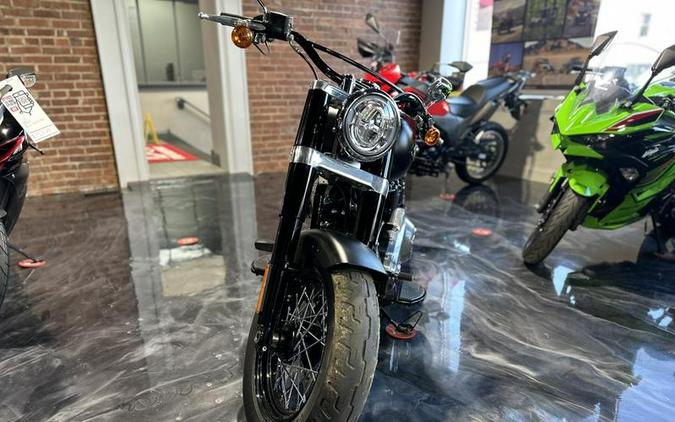 2019 Harley-Davidson® FLSL - Softail® Softail Slim®