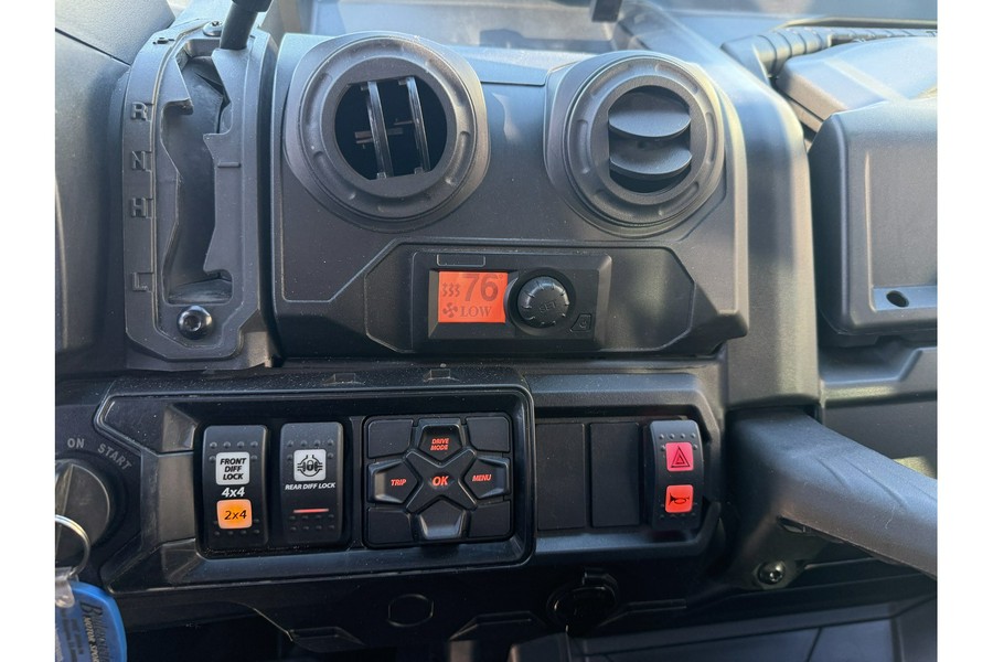 2025 Can-Am Defender Limited HD10