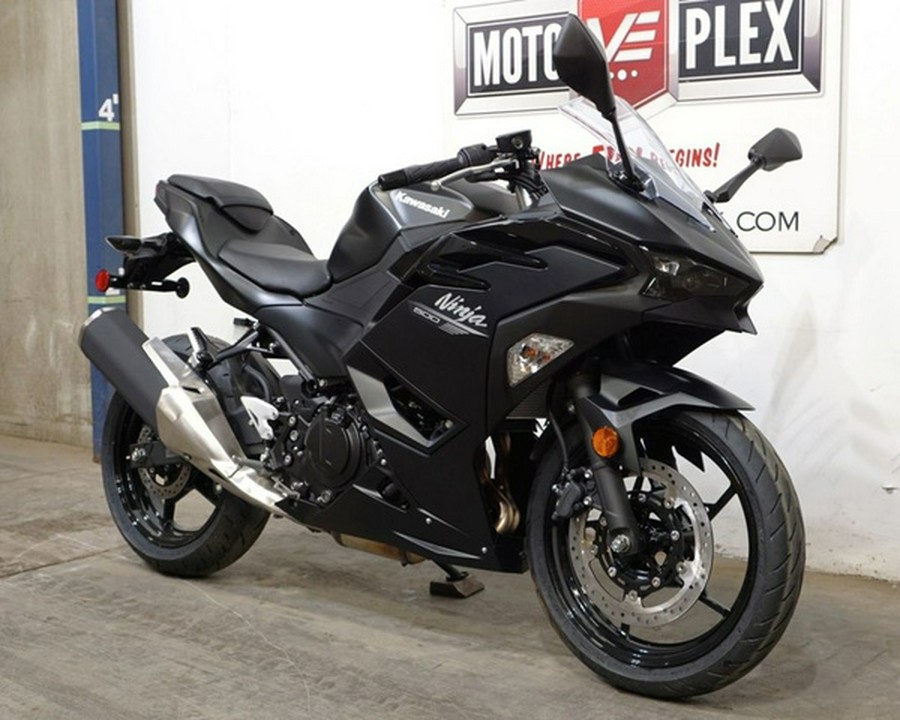 2026 Kawasaki Ninja 500 Metallic Flat Spark Black