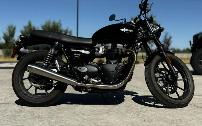 2022 Triumph Street Twin Jet Black