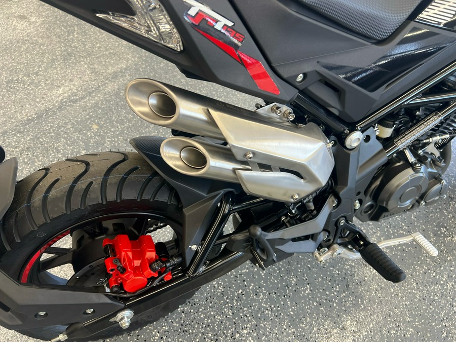 2024 Benelli TNT 135