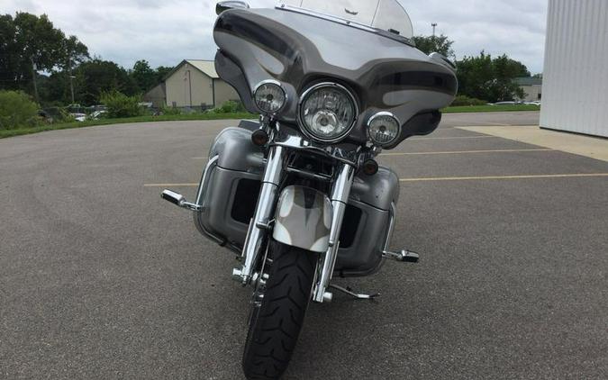 2013 Harley-Davidson® FLHTCUSE8 - CVO™ Ultra Classic® Electra Glide®