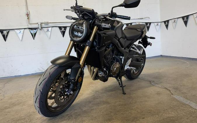 2026 Honda® CB650R E-Clutch