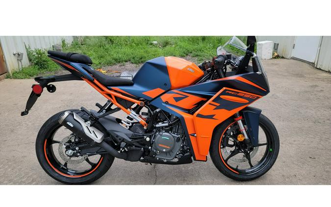 2023 KTM RC 390