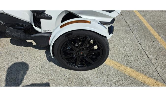 2018 Can-Am Spyder® RT SE6