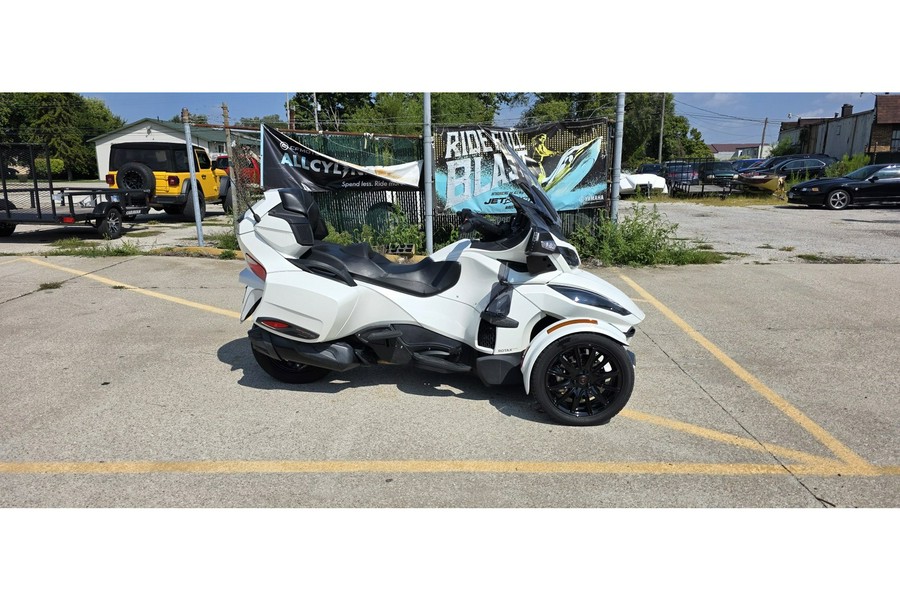 2018 Can-Am Spyder® RT SE6